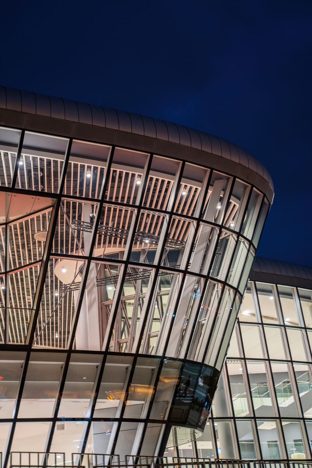 纽约现代建筑夜景——联系 Miao Architect